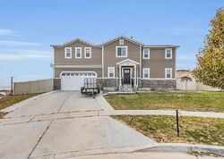 Pre-foreclosure in  Caracara St Saratoga Springs, UT 84045