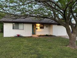 Pre-foreclosure in  Orr Dr Norman, OK 73071
