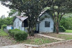 Pre-foreclosure in  Meehan St Montgomery, AL 36104