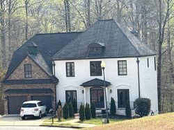 Pre-foreclosure in  Bonnett Creek Ln Hoschton, GA 30548