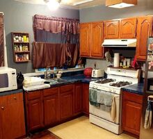 Pre-foreclosure in  Hansen Pl Darby, PA 19023