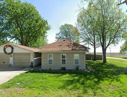 Pre-foreclosure in  N Mckinley St Girard, IL 62640