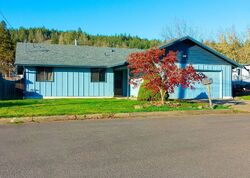 Pre-foreclosure in  E 3rd Ave Sutherlin, OR 97479