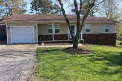 Pre-foreclosure in  Arrowhead Ln Dexter, MO 63841