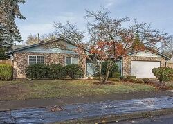 Pre-foreclosure in  Center St Se Albany, OR 97322