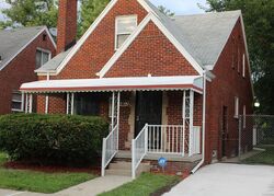 Pre-foreclosure in  Manor St Detroit, MI 48238