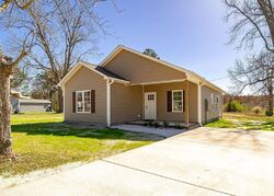 Pre-foreclosure in  Half Moon Rd New Bern, NC 28560