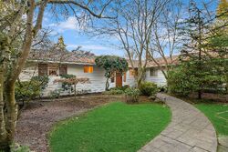 Pre-foreclosure in  68th Ave Ne Kirkland, WA 98034