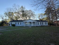 Pre-foreclosure in  9th St S Columbus, MS 39701