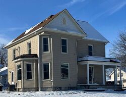Pre-foreclosure in  W Pershing Dr Brooklyn, IA 52211