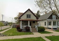 Pre-foreclosure in  Deane Blvd Racine, WI 53405