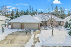 Pre-foreclosure in  Yorkshire Ave Kaukauna, WI 54130