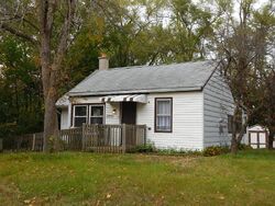 Pre-foreclosure in  Bayview Dr Burlington, WI 53105