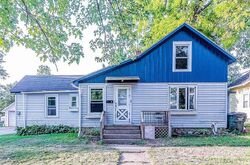 Pre-foreclosure in  E Hancock St New London, WI 54961