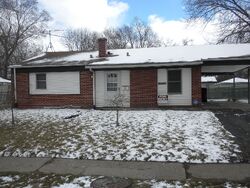 Pre-foreclosure in  Cynthia Ave Chicago Heights, IL 60411
