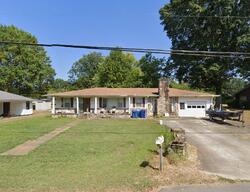 Pre-foreclosure in  4th St Ne Arab, AL 35016
