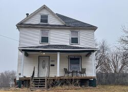 Pre-foreclosure in  6th Ave Grinnell, IA 50112