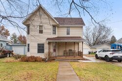  1st St, Parkersburg IA