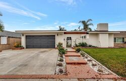 Pre-foreclosure in  Rome Cir Huntington Beach, CA 92647