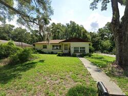 Pre-foreclosure in  S Stone St Deland, FL 32720