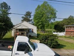  Highlawn Park Ave, Oak Hill WV