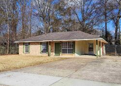 Pre-foreclosure in  Baker Blvd Baker, LA 70714