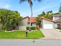 Pre-foreclosure in  Nw 48th Ave Deerfield Beach, FL 33442