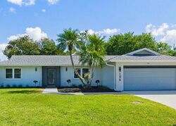 Pre-foreclosure in  Marseille Dr Naples, FL 34112