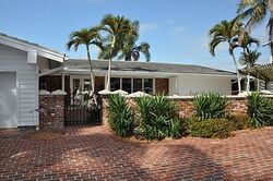 Pre-foreclosure in  Willet Ave Naples, FL 34108