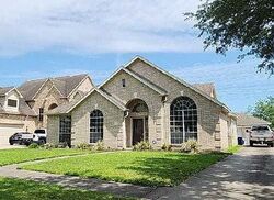 Pre-foreclosure in  Golden Bay Ln League City, TX 77573