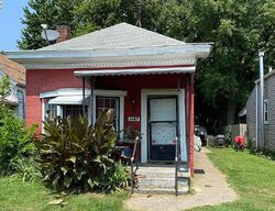 Pre-foreclosure in  Northwestern Pkwy Louisville, KY 40212