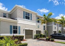 Pre-foreclosure in  Se 17th St Homestead, FL 33034