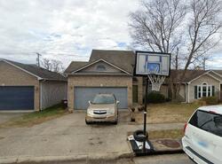 Pre-foreclosure in  Cottage Cir Lexington, KY 40513