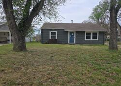  E 10th Ave, Hutchinson KS