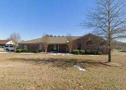 Pre-foreclosure in  Larkspur Ln Paducah, KY 42003