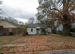 Pre-foreclosure in  B St Paducah, KY 42003