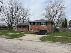 Pre-foreclosure in  S Prairie Ave Bradley, IL 60915