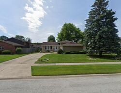 Pre-foreclosure in  Willow Ln Schererville, IN 46375