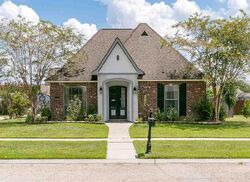 Pre-foreclosure in  Sandy Creek Ln Zachary, LA 70791