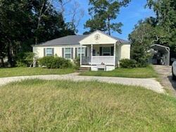 Pre-foreclosure in  Pinckney Ave Leesville, LA 71446