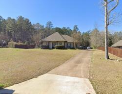 Pre-foreclosure in  Lake Dr Woodworth, LA 71485
