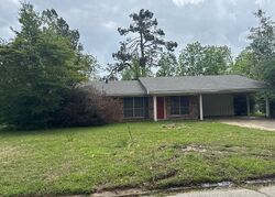 Pre-foreclosure in  Dupont Dr West Monroe, LA 71291