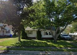 Pre-foreclosure in  Whitney Ave Kewanee, IL 61443