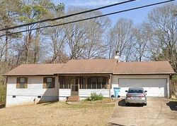 Pre-foreclosure in  Sunnybrook Dr Mcdonough, GA 30253