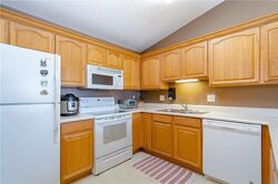 Pre-foreclosure in  100th St  Urbandale, IA 50322