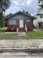 Pre-foreclosure in  W 9th St Jacksonville, FL 32209