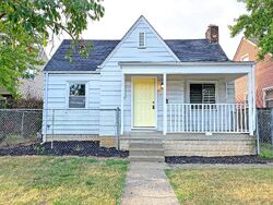 Pre-foreclosure in  Parkside Rd Columbus, OH 43204
