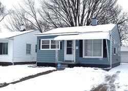 Pre-foreclosure in  Jackson Ave Warren, MI 48089