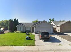 Pre-foreclosure in  N Blueberry Ct Nampa, ID 83651