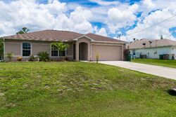 Pre-foreclosure in  Nw Juanita Pl Cape Coral, FL 33993